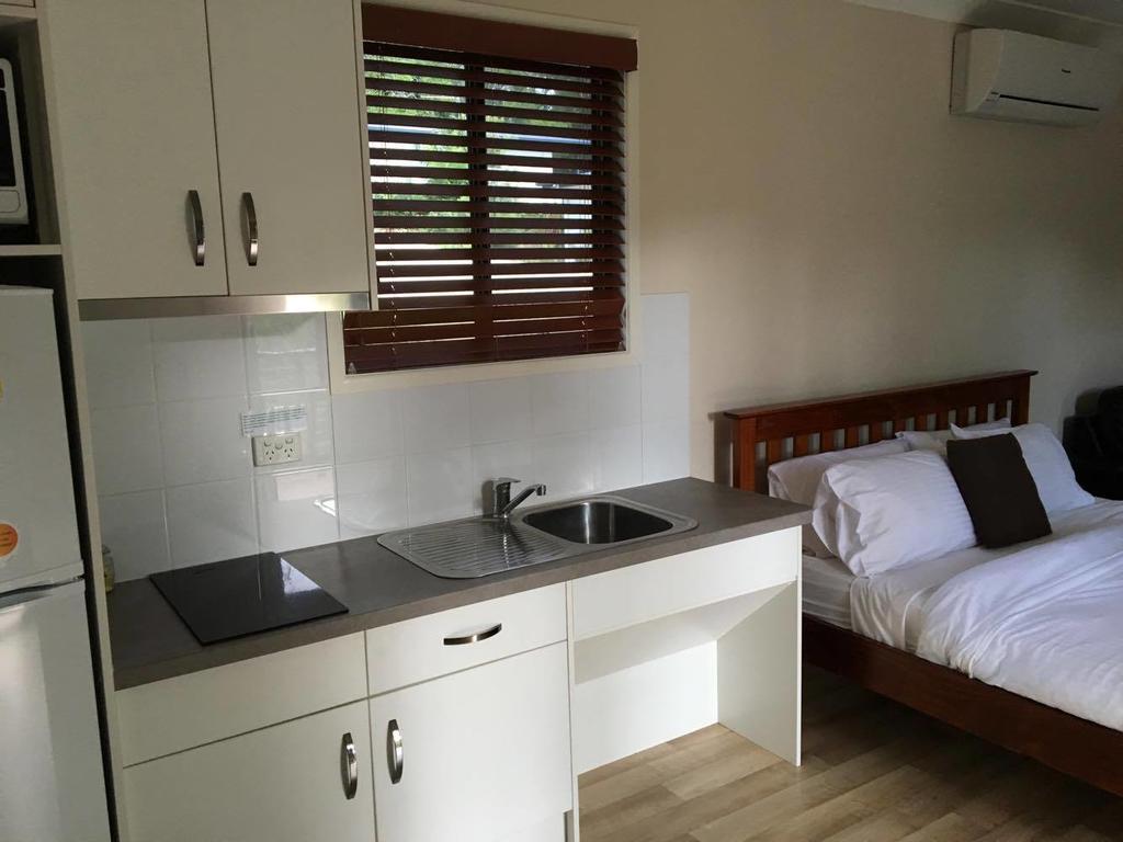 Mapleton Cabins & Caravan Park Bagian luar foto
