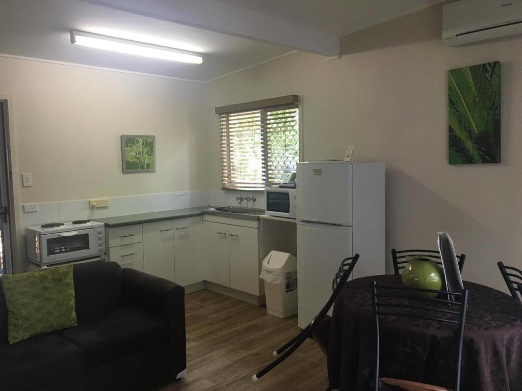 Mapleton Cabins & Caravan Park Bagian luar foto